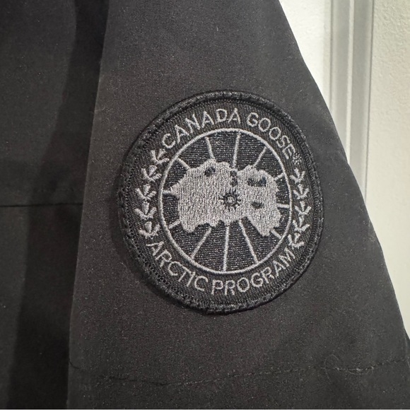 Canada Goose MacMillan Black Label Disc Parka in Black - Picture 6 of 16
